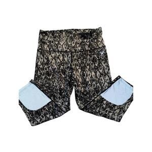 Sho Active Pants Womens Size XL Black White Capri Leggings Geometric Mesh Panels